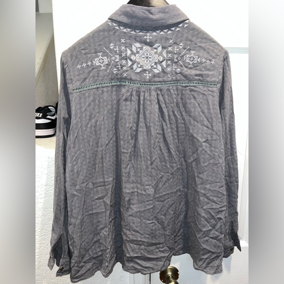 Miss Me Long Sleeve Button Embroidered Shirt Gray Size Medium - Picture 6 of 6